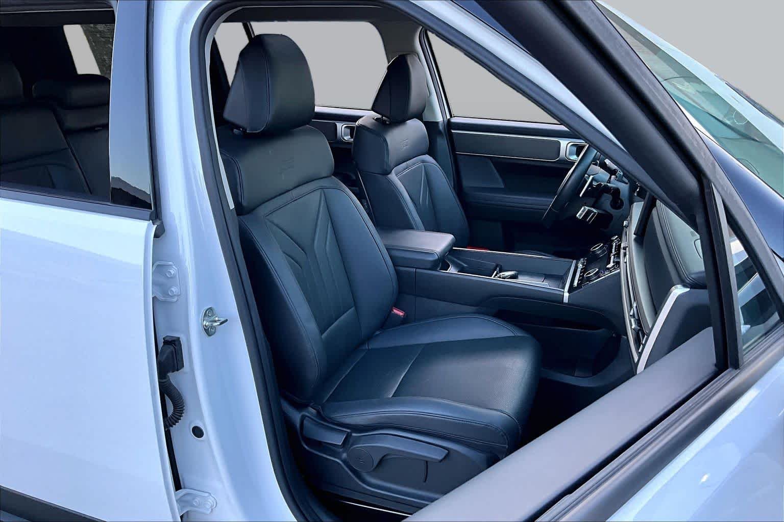 Used 2025 Serenity White Hyundai XRT image 9