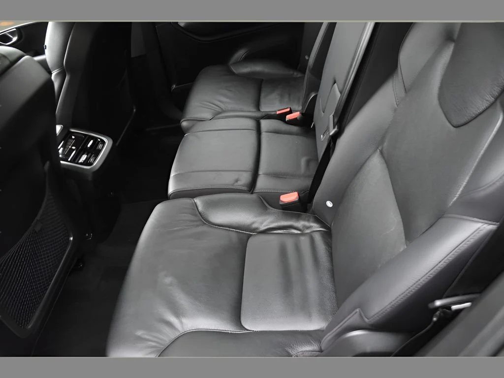 Certified Used 2023 Onyx Black Metallic Volvo Plus image 16