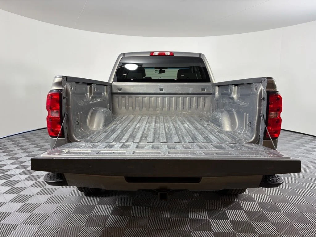 Used 2017 Pepperdust Metallic Chevrolet LT image 10