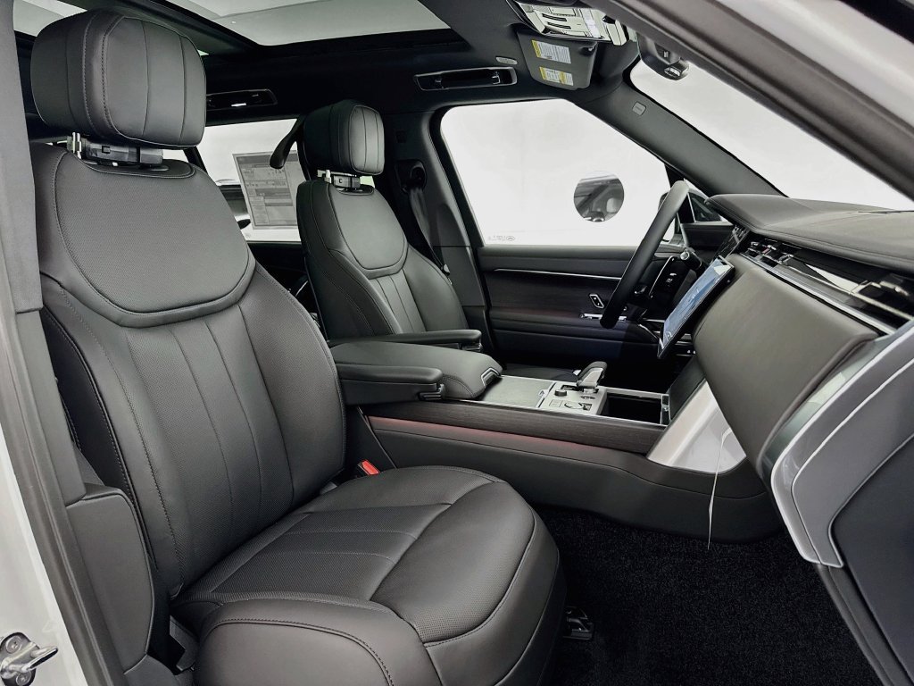New 2027 Fuji White Land Rover SE image 29