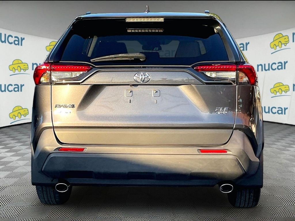 Used 2022 Gray Toyota XLE image 5