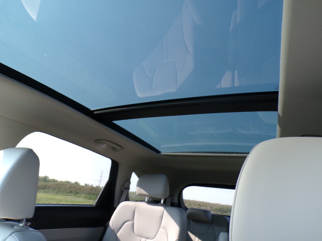 Used 2024 Jungle Green Kia X-Line EX image 27