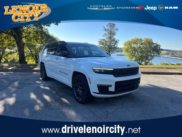 Used 2025 White Jeep Summit image 1