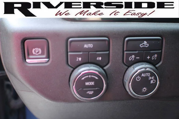 Used 2024 Lakeshore Blue Metallic Chevrolet LT (2FL) image 7