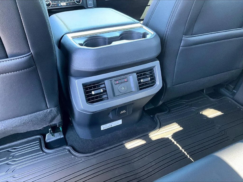 New 2027 White Ford Lariat image 19