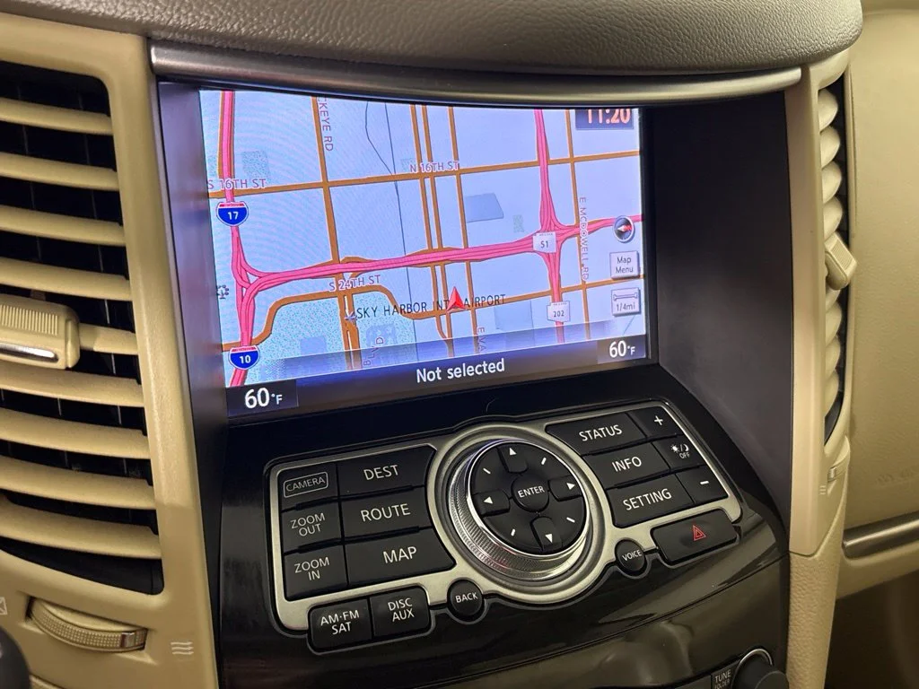 Used 2014 White INFINITI Base image 37