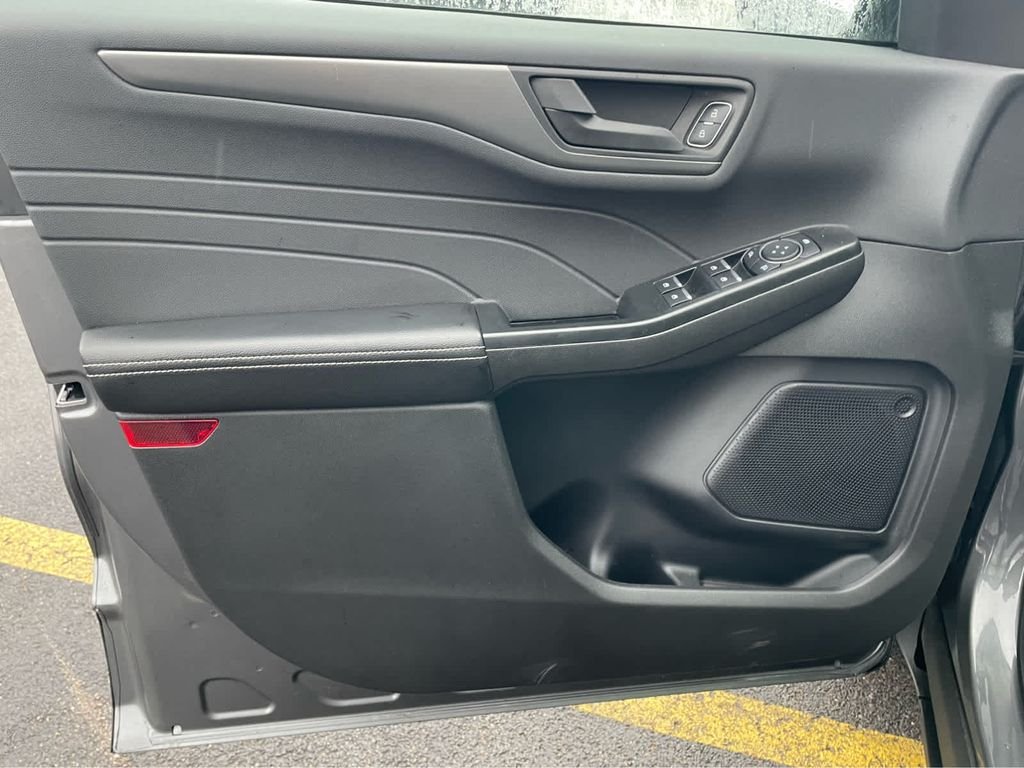 Used 2025 Gray Ford Active image 12