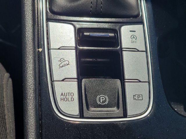Used 2025 Green Hyundai SEL image 27