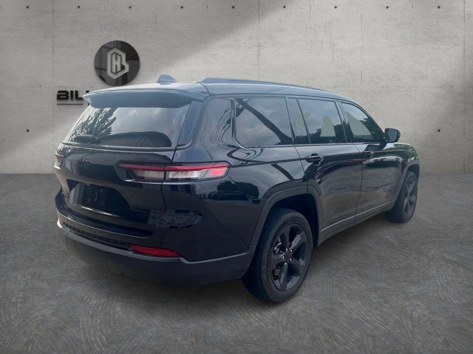 Used 2022 Black Jeep Limited image 5