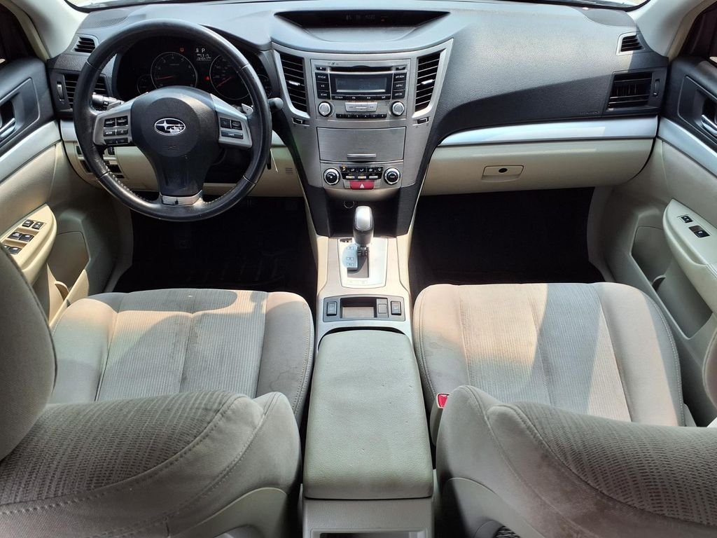 Used 2013 White Subaru 2.5i Premium image 10
