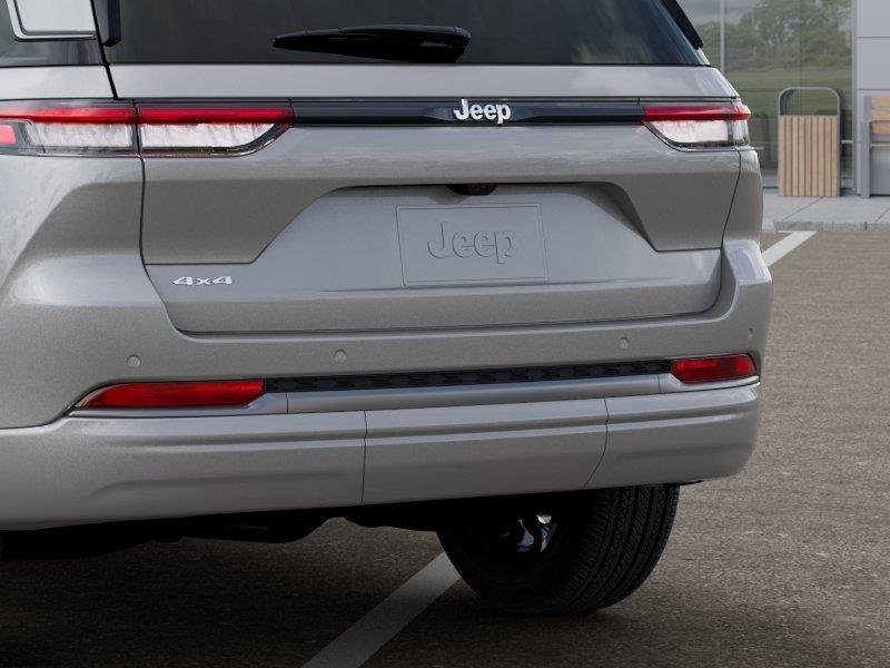 New 2026 Silver Zynith Exterior Paint Jeep GRAND CHEROKEE LIMITED RESERVE image 13