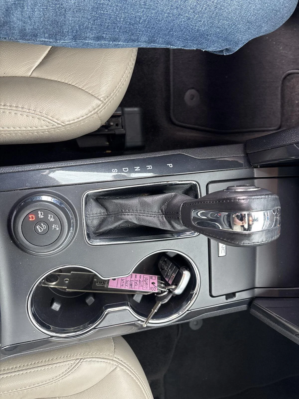 Used 2018 White Platinum Metallic Tri-Coat Ford XLT image 24