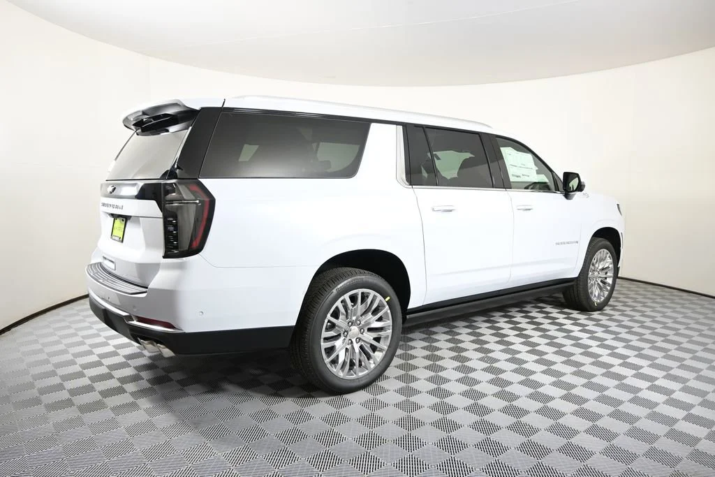 2026 Chevrolet Suburban High Country - Photo 6