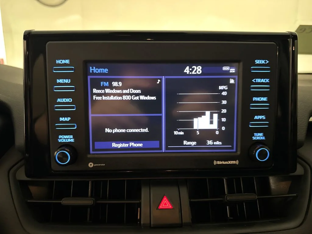 Certified Used 2020  Toyota XLE image 25