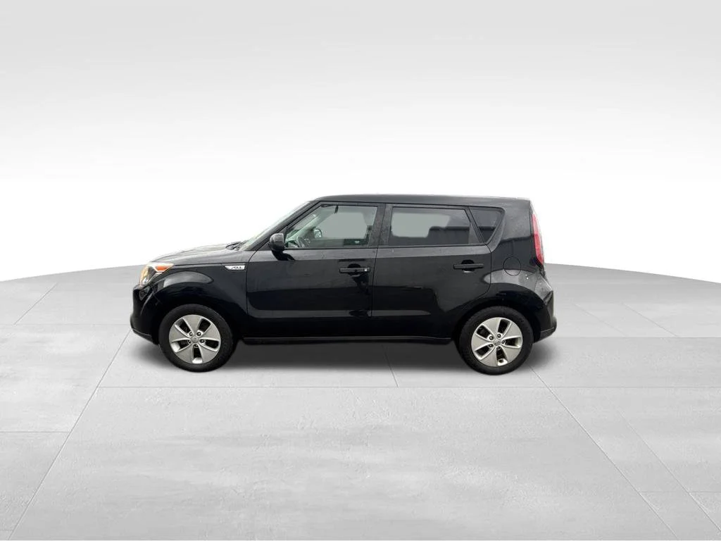 Used 2016 Black Kia Base image 3