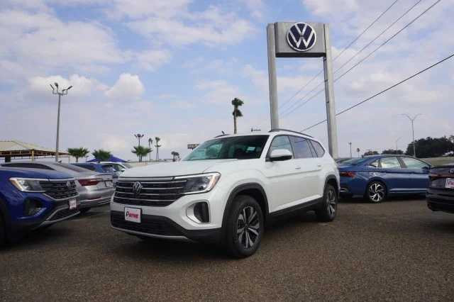 New 2026 Opal White Pearl Volkswagen 2.0T SE image 1