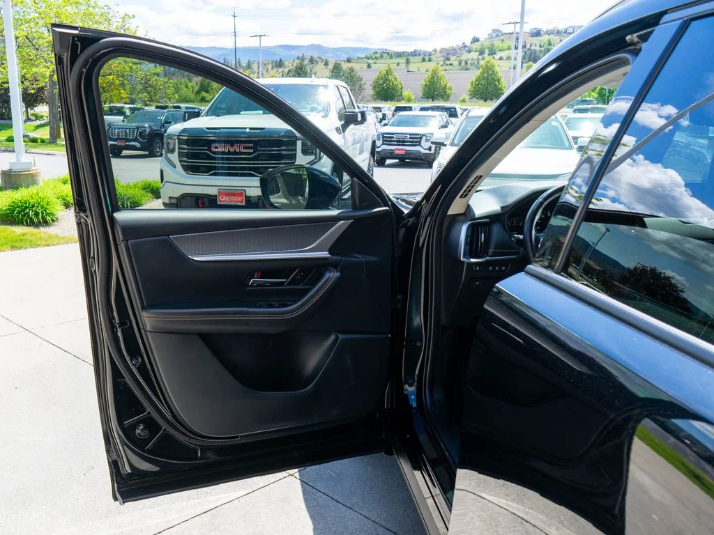 Used 2025 Black Mazda 3.3 Turbo Preferred image 18