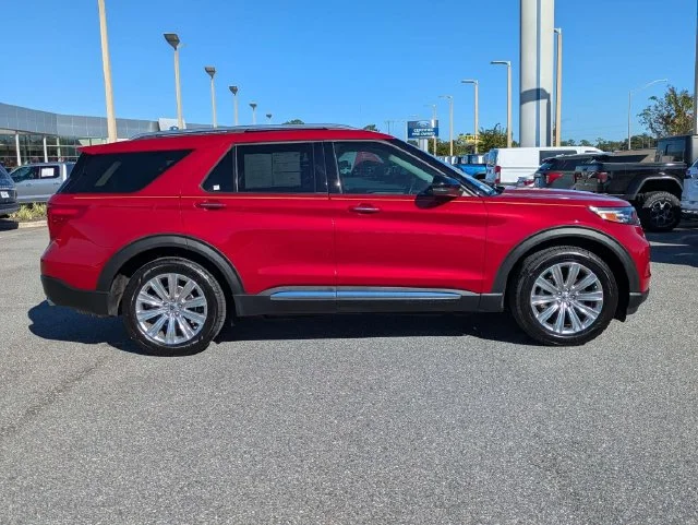Certified Used 2022 Rapid Red Metallic Tinted Clearcoat Ford Limited image 3