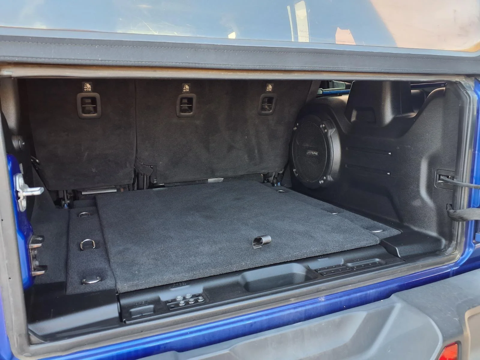 Used 2018 Ocean Blue Metallic Clearcoat Jeep Sahara image 24