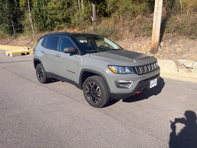 Used 2021 Gray Jeep Trailhawk image 1