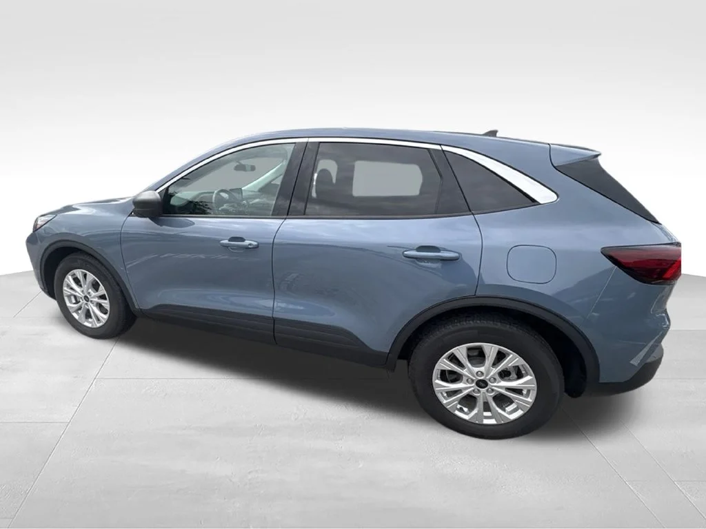Used 2023 Blue Ford Active image 3