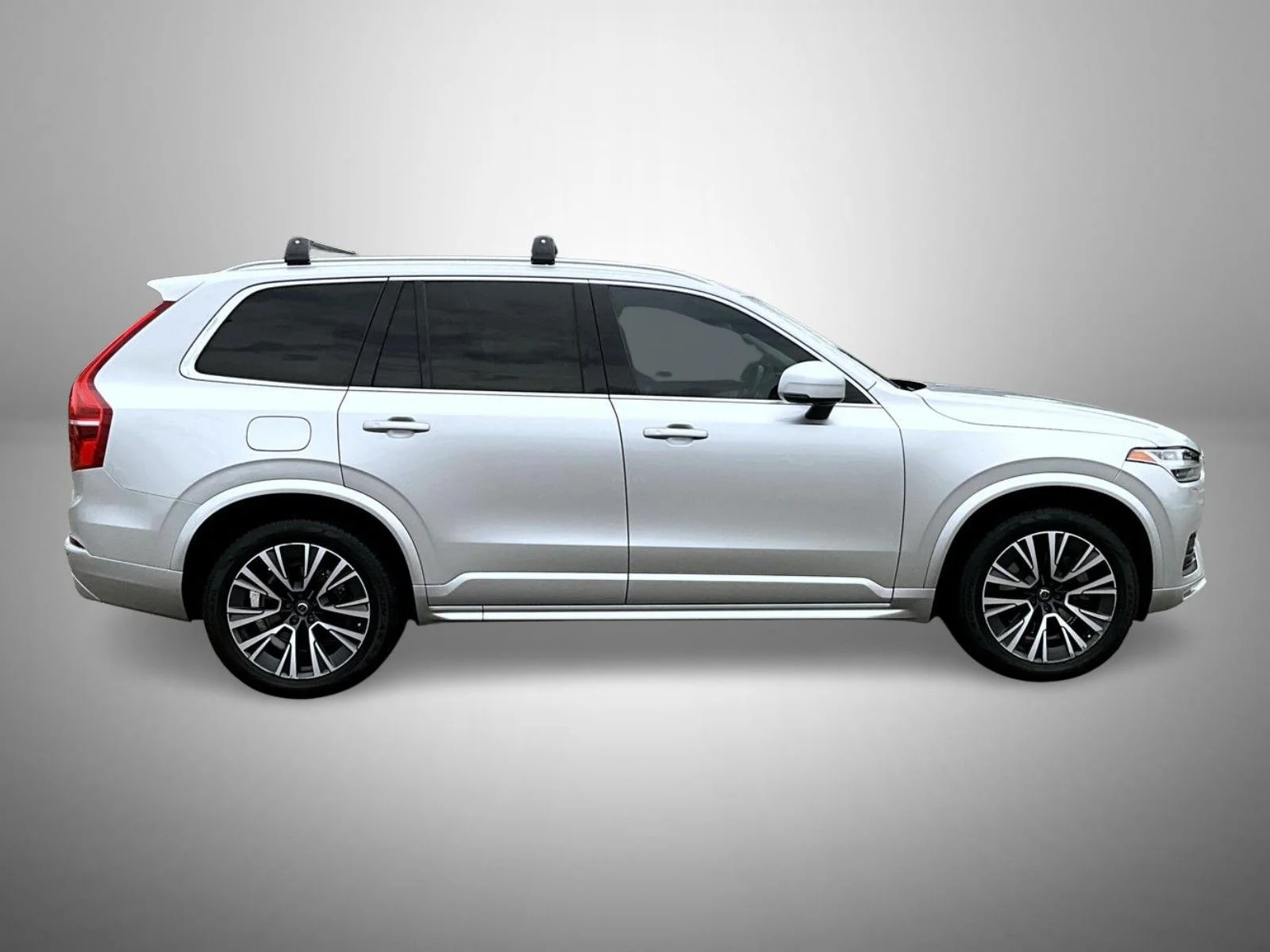 Used 2021 Silver Volvo T5 Momentum image 4