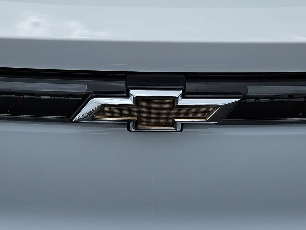 New 2026 Summit White Chevrolet LT image 22