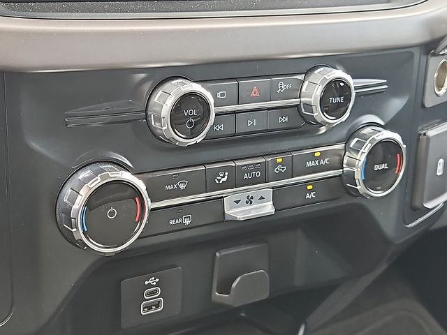 Used 2025 Black Ford XLT image 17
