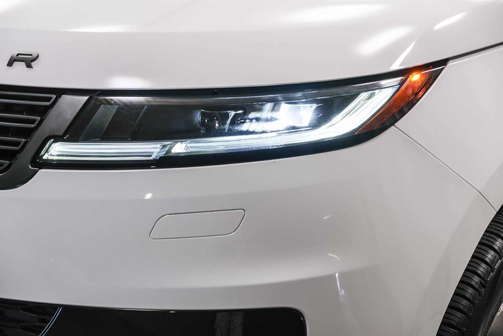 Certified Used 2023 Fuji White Land Rover SE Dynamic image 12