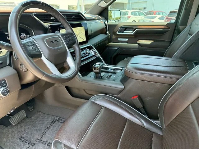 Used 2025 White GMC Denali image 19