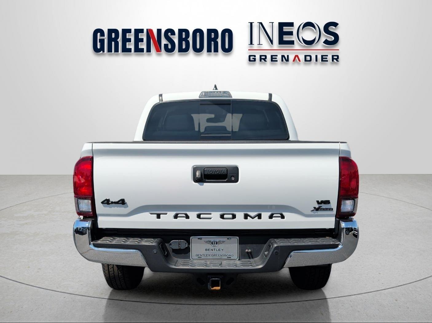 Used 2023 Ice Cap Toyota SR5 image 4