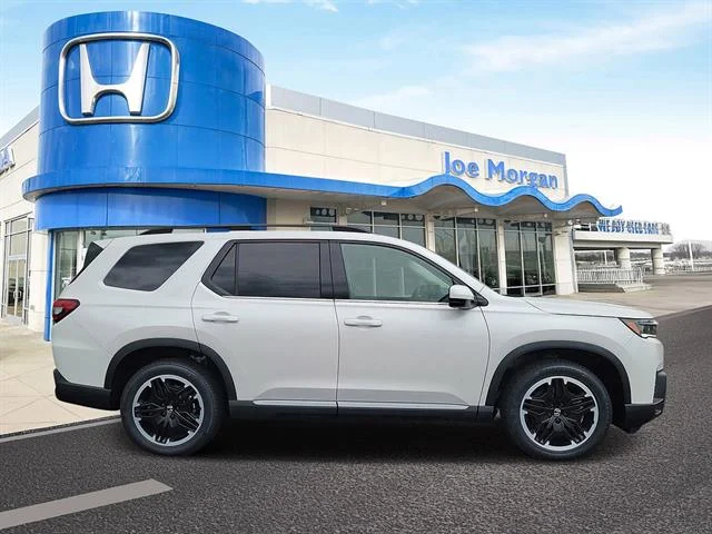 New 2026 Platinum White Pearl Honda Touring Blackout image 3