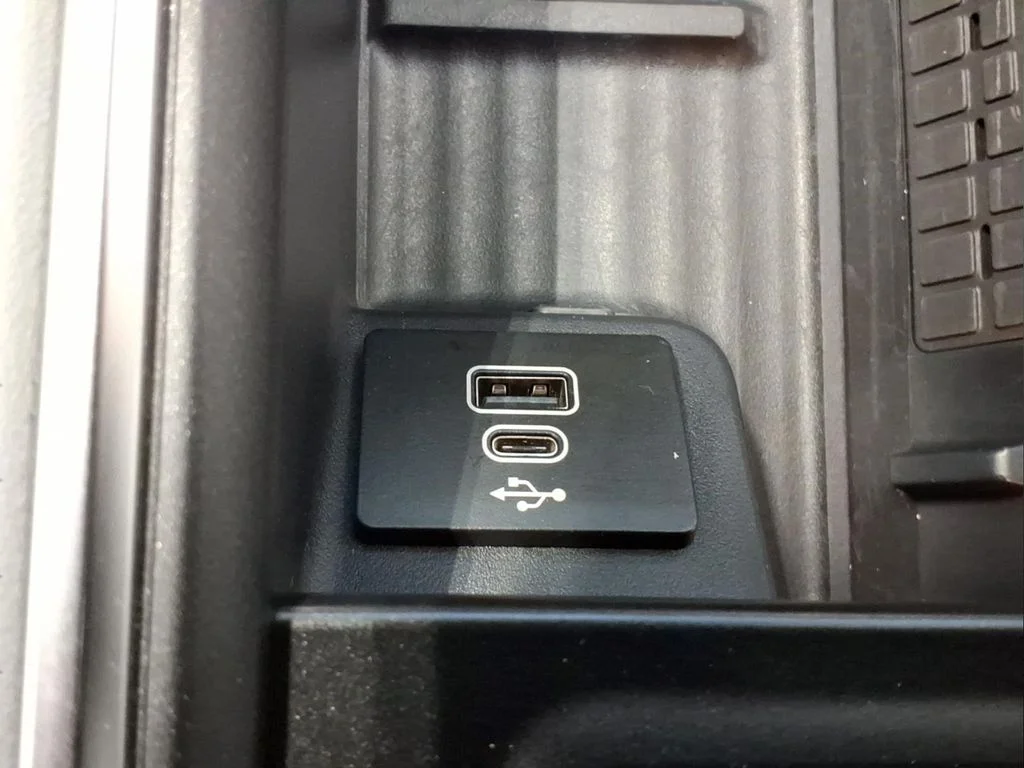 Certified Used 2025 Black Ford Platinum image 13