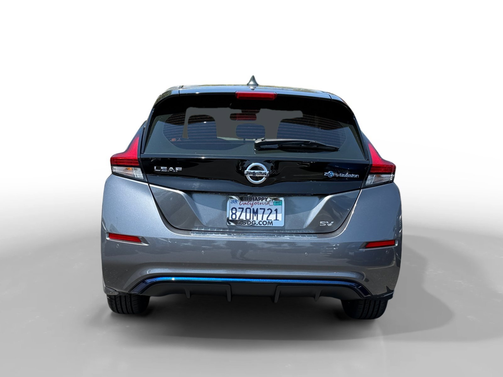 Used 2022 Gun Metallic Nissan SV image 4