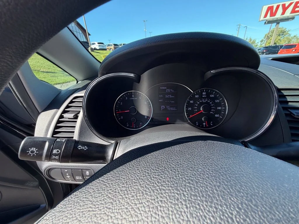 Used 2016 Black Kia LX image 23