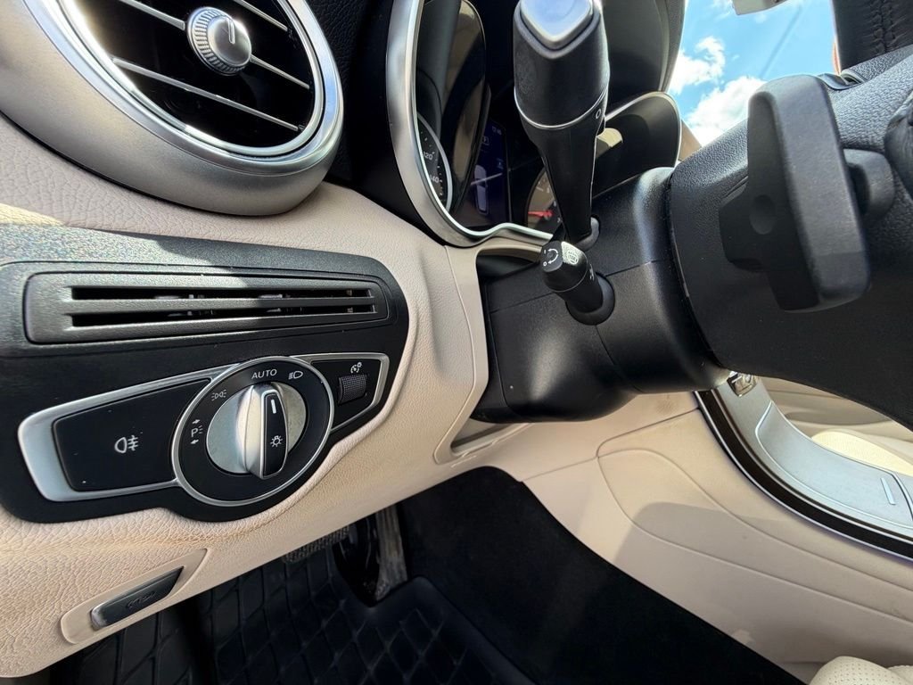 Used 2022 Black Mercedes-Benz GLC 300 image 24
