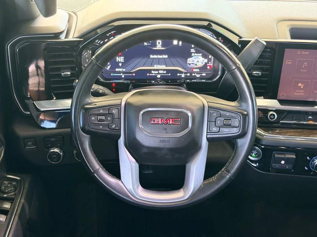 Used 2023 White GMC Elevation image 16
