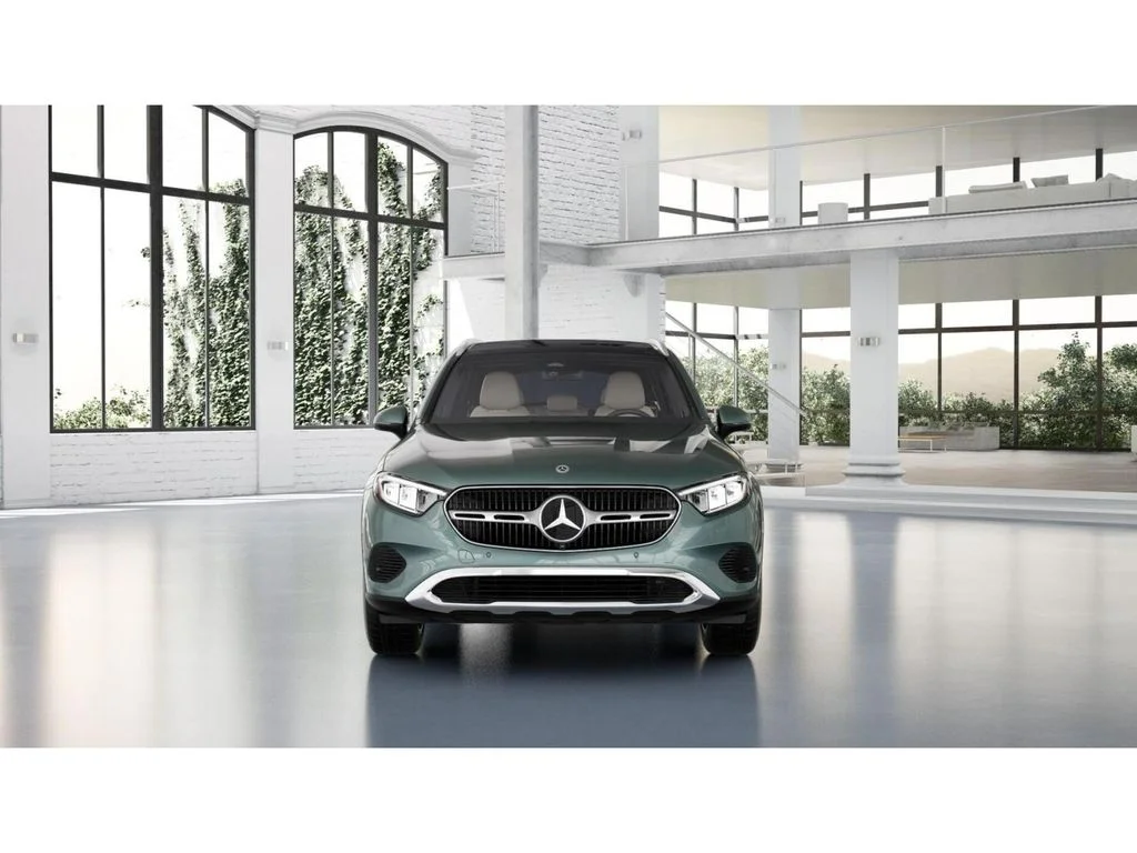 New 2027 Silver Mercedes-Benz GLC 300 image 7