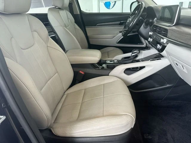 Used 2021 Black Kia EX image 29