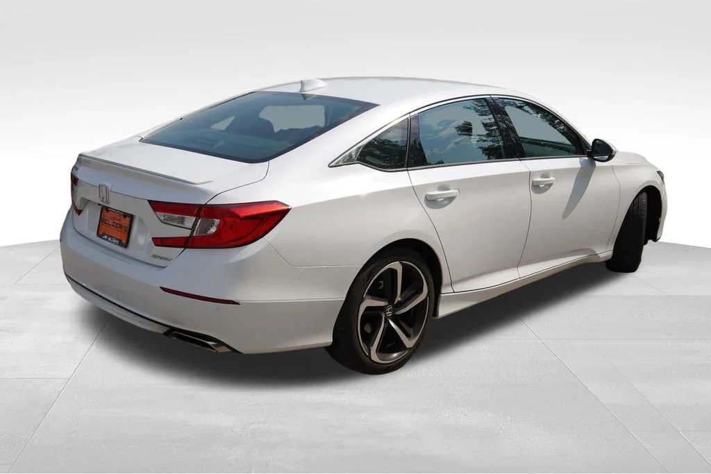 Used 2018 Platinum White Pearl Honda Sport image 3