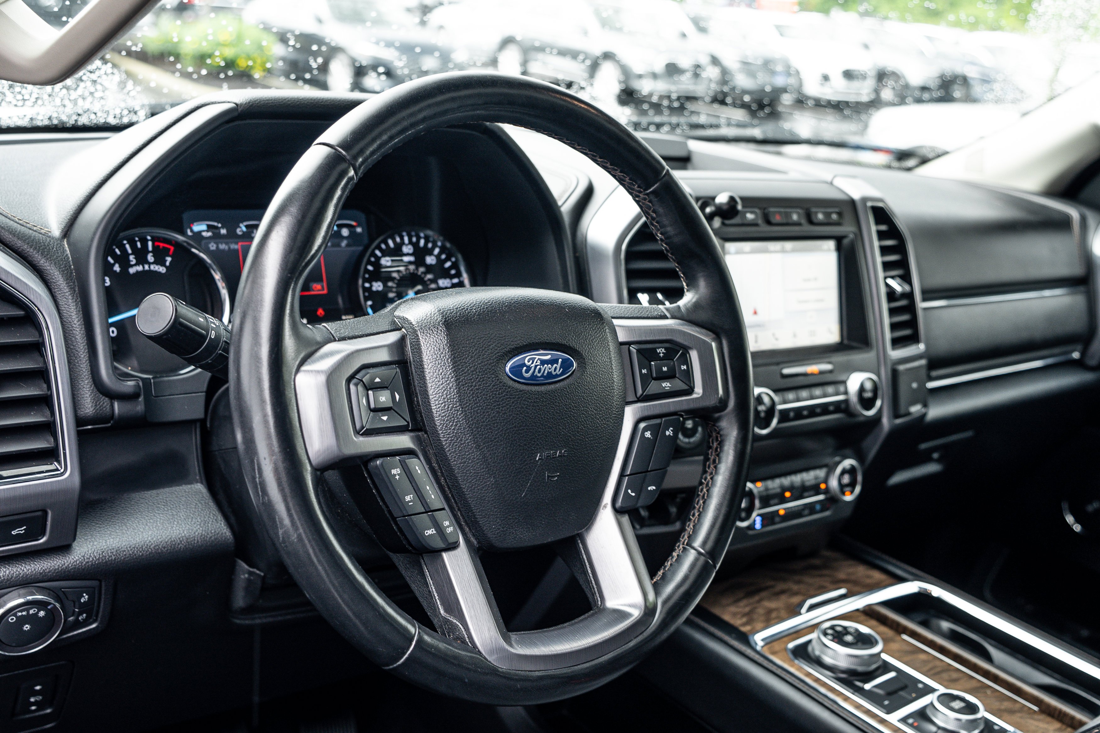Used 2019 White Platinum Metallic Tri-Coat Ford Platinum image 8