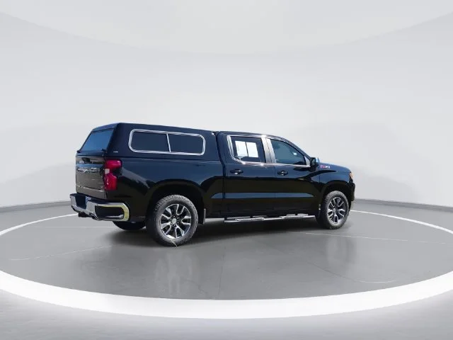 Used 2025 Black Chevrolet LT image 8