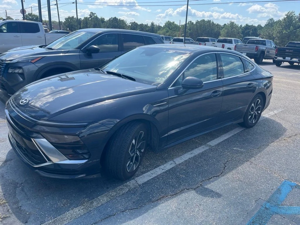 Used 2024 Carbon Blue Hyundai SEL image 1