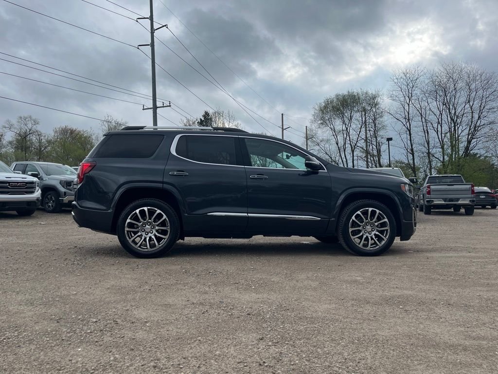 Used 2022 Hunter Green GMC Denali image 6