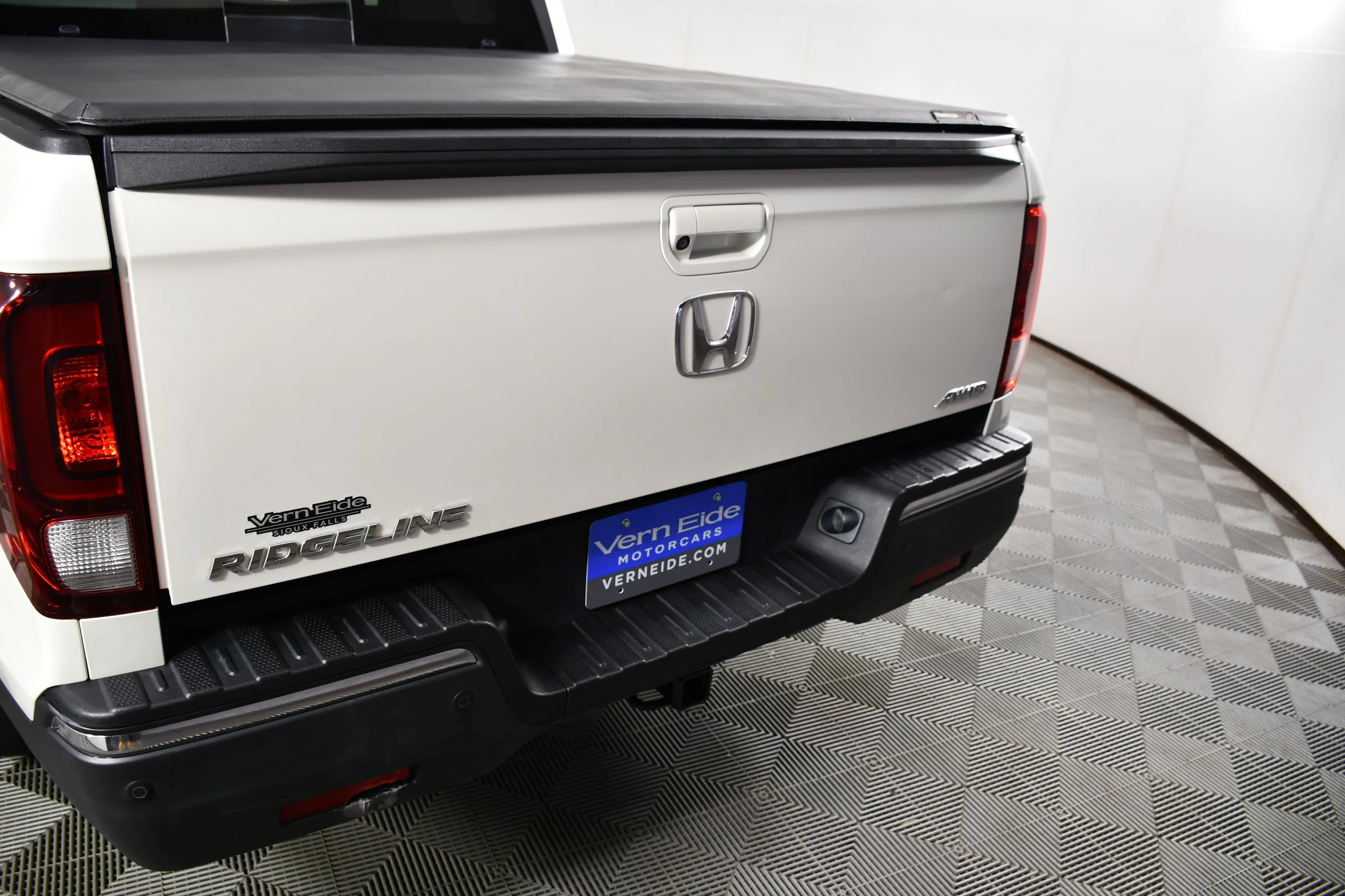 Used 2019 White Diamond Pearl Honda RTL-E image 15