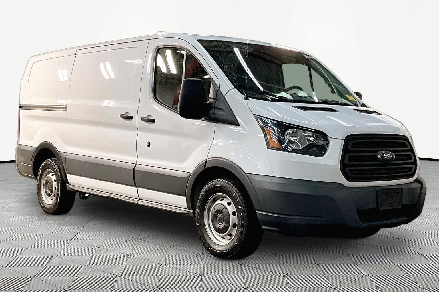 Used 2018 Oxford White Ford  image 3