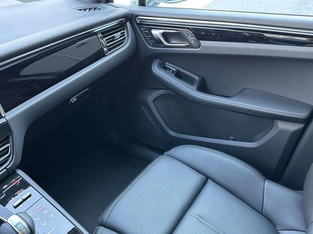 New 2026 Dolomite Silver Porsche  image 29