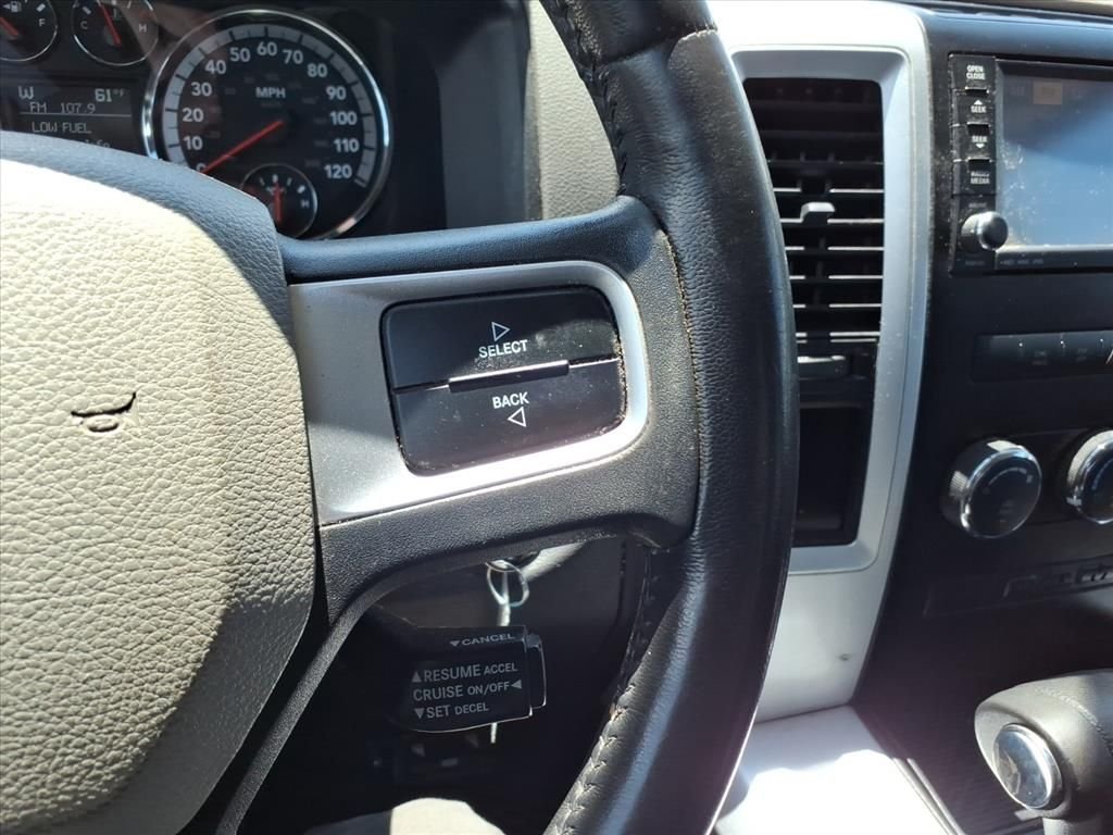 Used 2009 Red Dodge SLT image 20