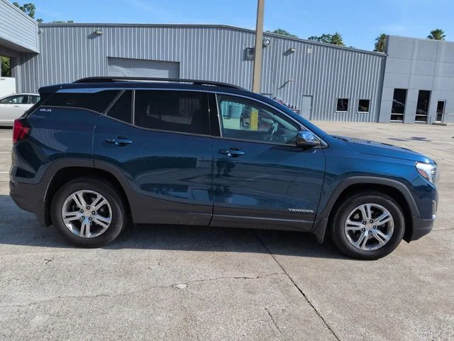 Used 2020 Blue GMC SLE image 3
