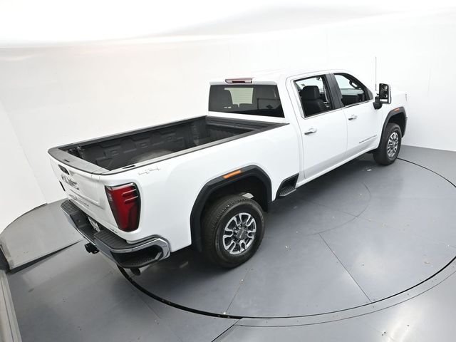 Used 2025 White GMC SLT image 44